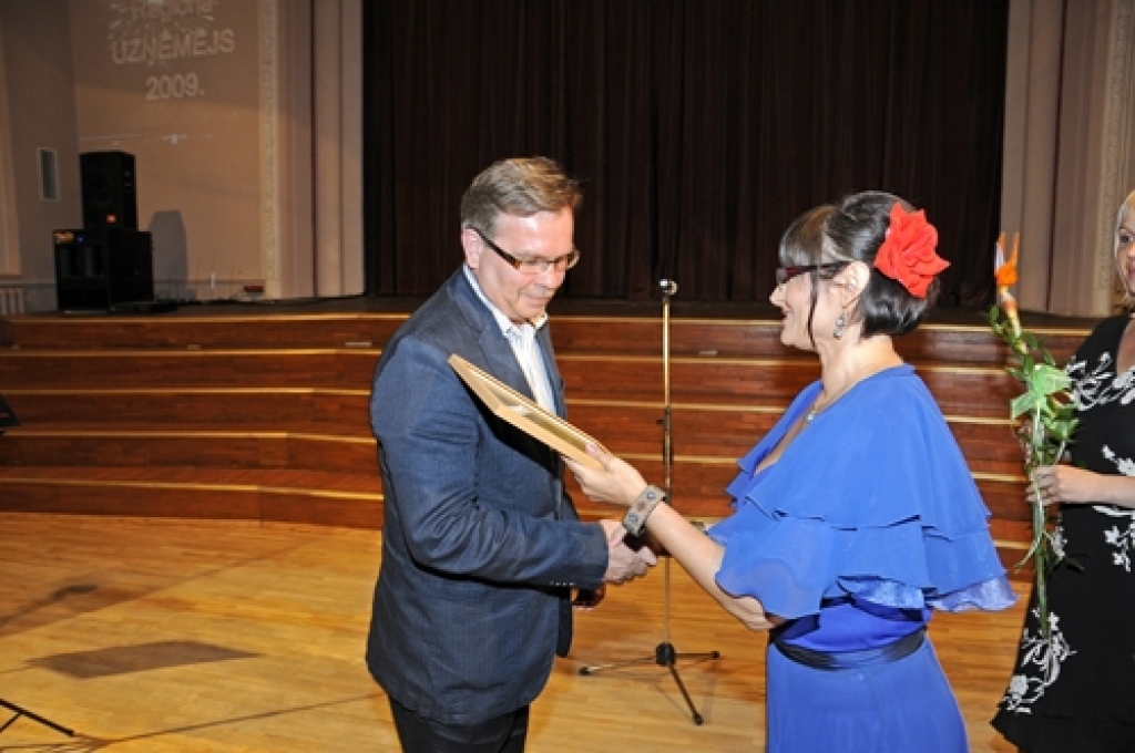 Konkursa «Reģiona uzņēmējs 2009» apbalvošanas ceremonija Bauskas tautas namā notika piektdien, 28. maijā. Uz to bija aicināti visi «Bauskas Dzīves» lasītāju, novadu domju un pagastu pārvalžu ieteiktie komersanti. Pasākumā piedalījās arī...
Autors: Ivars Bogdanovs