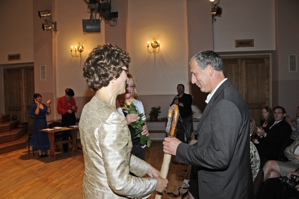 Konkursa «Reģiona uzņēmējs 2009» apbalvošanas ceremonija Bauskas tautas namā notika piektdien, 28. maijā. Uz to bija aicināti visi «Bauskas Dzīves» lasītāju, novadu domju un pagastu pārvalžu ieteiktie komersanti. Pasākumā piedalījās arī...
Autors: Ivars Bogdanovs