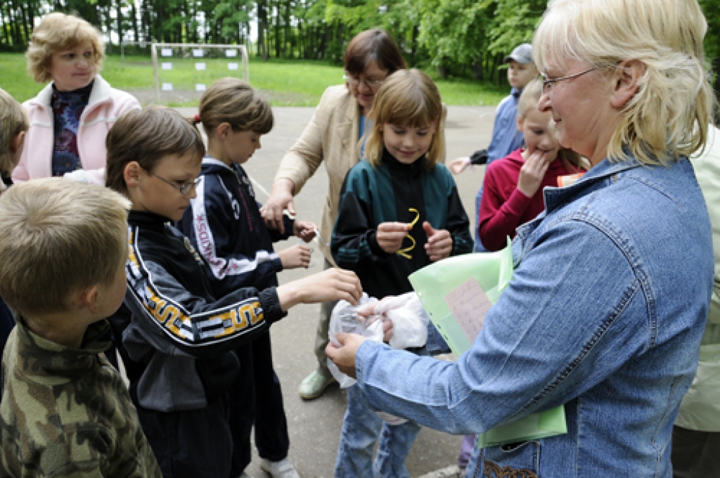 Ar ekskursiju un sporta dienu šis mācību gads beidzās Pilsrundāles vidusskolas Svitenes struktūrvienības audzēkņiem. Liecības viņi saņems 31. maijā. Tad izlaidums arī sešiem sešus gadus vecu bērnu grupiņas audzēkņiem, kuri rudenī sāks...
Autors: Ivars Bogdanovs