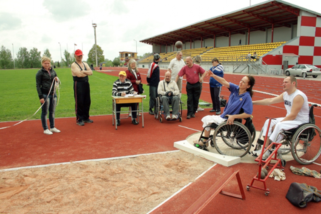 Bauskas atjaunotajā stadionā šī gada maijā uz ikgadējiem sporta svētkiem savus domubiedrus, draugus un līdzjutējus pulcināja Bauskas invalīdu sporta un rehabilitācijas biedrība.Šajā reizē Bauskas novada pirmie pavasara sporta svētki...