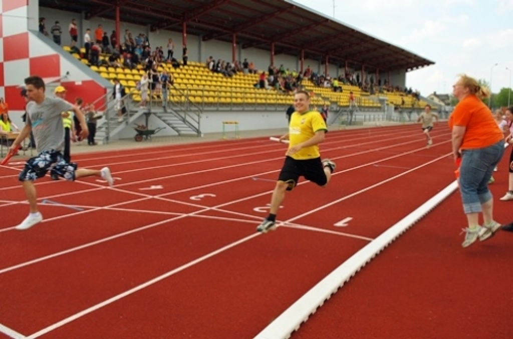 13. un 14. maijā Bauskas pilsētas stadionā notika pirmā Bauskas novada jaunatnes olimpiāde. «Bauskas Dzīve» fotogrāfiju mirkļos piedāvā ieskatīties olimpiādes dalībnieku spraigākajos, aktīvākajos, priecīgākajos un arī bēdīgākajos notikumos.
Autors: Uldis Varnevičs