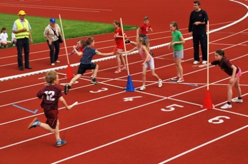 13. un 14. maijā Bauskas pilsētas stadionā notika pirmā Bauskas novada jaunatnes olimpiāde. «Bauskas Dzīve» fotogrāfiju mirkļos piedāvā ieskatīties olimpiādes dalībnieku spraigākajos, aktīvākajos, priecīgākajos un arī bēdīgākajos notikumos.
Autors: Uldis Varnevičs
