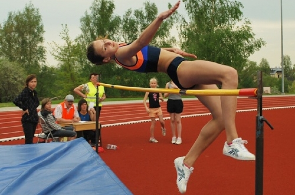 13. un 14. maijā Bauskas pilsētas stadionā notika pirmā Bauskas novada jaunatnes olimpiāde. «Bauskas Dzīve» fotogrāfiju mirkļos piedāvā ieskatīties olimpiādes dalībnieku spraigākajos, aktīvākajos, priecīgākajos un arī bēdīgākajos notikumos.
Autors: Uldis Varnevičs