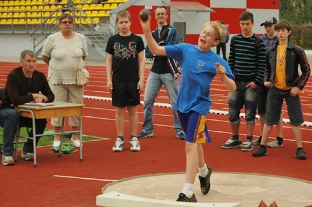 13. un 14. maijā Bauskas pilsētas stadionā notika pirmā Bauskas novada jaunatnes olimpiāde. «Bauskas Dzīve» fotogrāfiju mirkļos piedāvā ieskatīties olimpiādes dalībnieku spraigākajos, aktīvākajos, priecīgākajos un arī bēdīgākajos notikumos.
Autors: Uldis Varnevičs