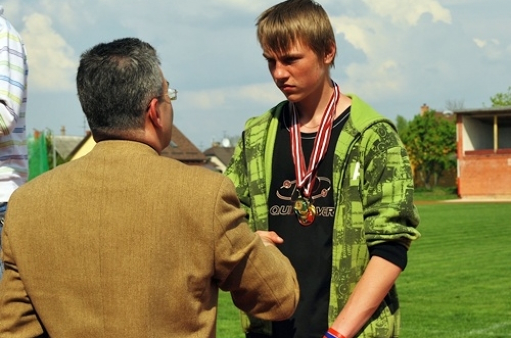 13. un 14. maijā Bauskas pilsētas stadionā notika pirmā Bauskas novada jaunatnes olimpiāde. «Bauskas Dzīve» fotogrāfiju mirkļos piedāvā ieskatīties olimpiādes dalībnieku spraigākajos, aktīvākajos, priecīgākajos un arī bēdīgākajos notikumos.
Autors: Uldis Varnevičs