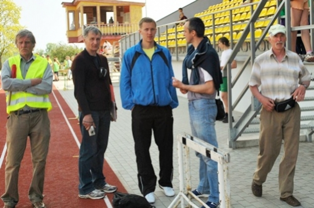 13. un 14. maijā Bauskas pilsētas stadionā notika pirmā Bauskas novada jaunatnes olimpiāde. «Bauskas Dzīve» fotogrāfiju mirkļos piedāvā ieskatīties olimpiādes dalībnieku spraigākajos, aktīvākajos, priecīgākajos un arī bēdīgākajos notikumos.
Autors: Uldis Varnevičs