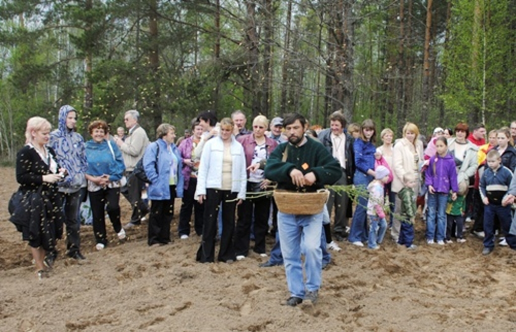 Vecumnieku novada Bārbeles pagastā, Ausekļu dzirnavu brīvdabas muzejā, 8. maijā bija sarīkojums «Pavasara darbi lauku sētā». Ausekļu dzirnavu saimnieks Mārtiņš Mediņš bija sarūpējis plašu programmu. Visu dienu lustēs un darbos muzeja...
Autors: Juris Iļņickis