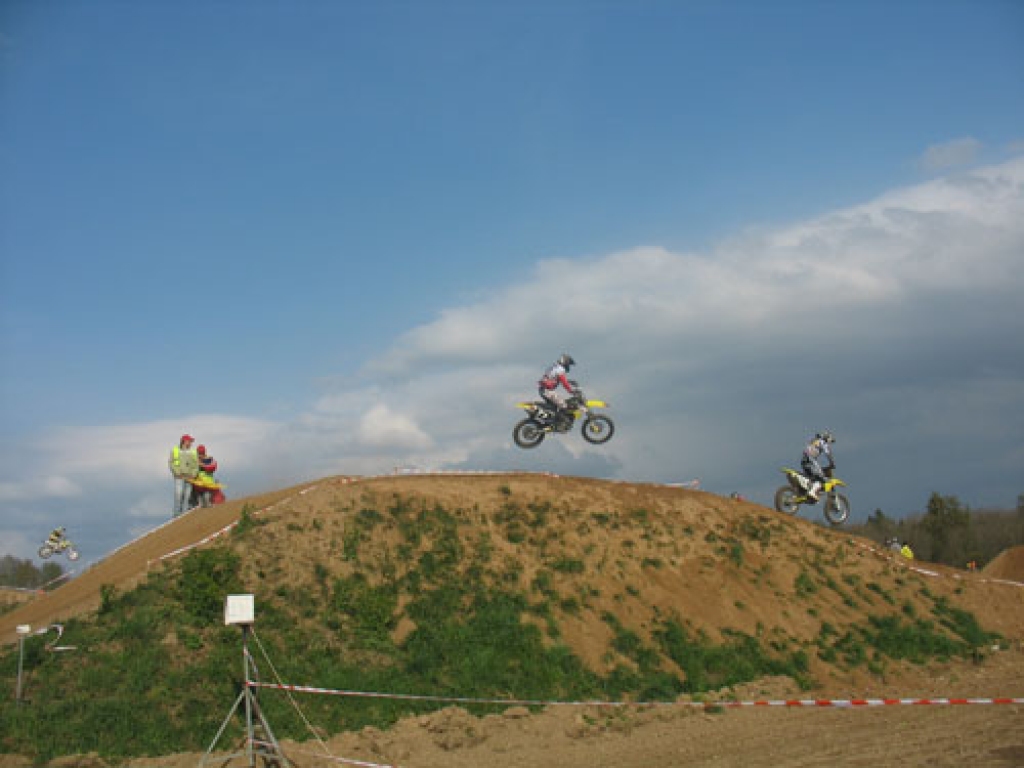 Stelpes pagasta Pīlādžu mototrasē 1. un 2. maijā valdīja  motosportam raksturīgā gaisotne. Sporta bāzes saimnieks Ēriks Pīlādzis neslēpa gandarījumu, ka pirmās šīgada sacensības pulcinājušas daudz dalībnieku no Latvijas un vairākām citām...
Autors: Mārīte Ozoliņa