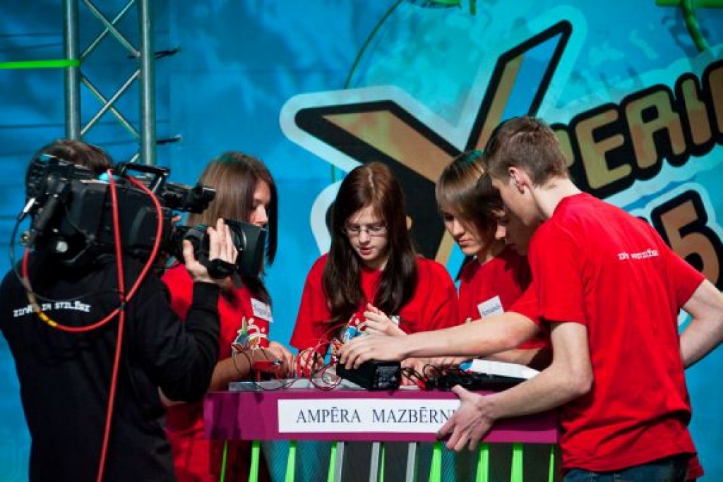 Autors: eXperiments 2010