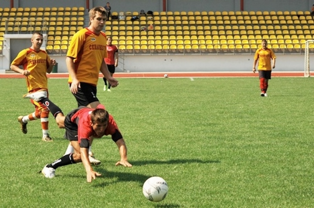 Bauskas pilsētas stadionā otrdienās, ceturtdienās un sestdienās notiek Bauskas novada atklātā čempionāta un Rundāles novada domes kausa izcīņa minifutbolā. Piedalās astoņas komandas – Veterāni, Brunava, Gailīši, Īslīce, Ceraukste,...
Autors: Uldis Varnevičs