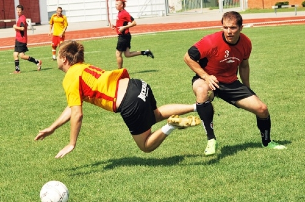 Bauskas pilsētas stadionā otrdienās, ceturtdienās un sestdienās notiek Bauskas novada atklātā čempionāta un Rundāles novada domes kausa izcīņa minifutbolā. Piedalās astoņas komandas – Veterāni, Brunava, Gailīši, Īslīce, Ceraukste,...
Autors: Uldis Varnevičs