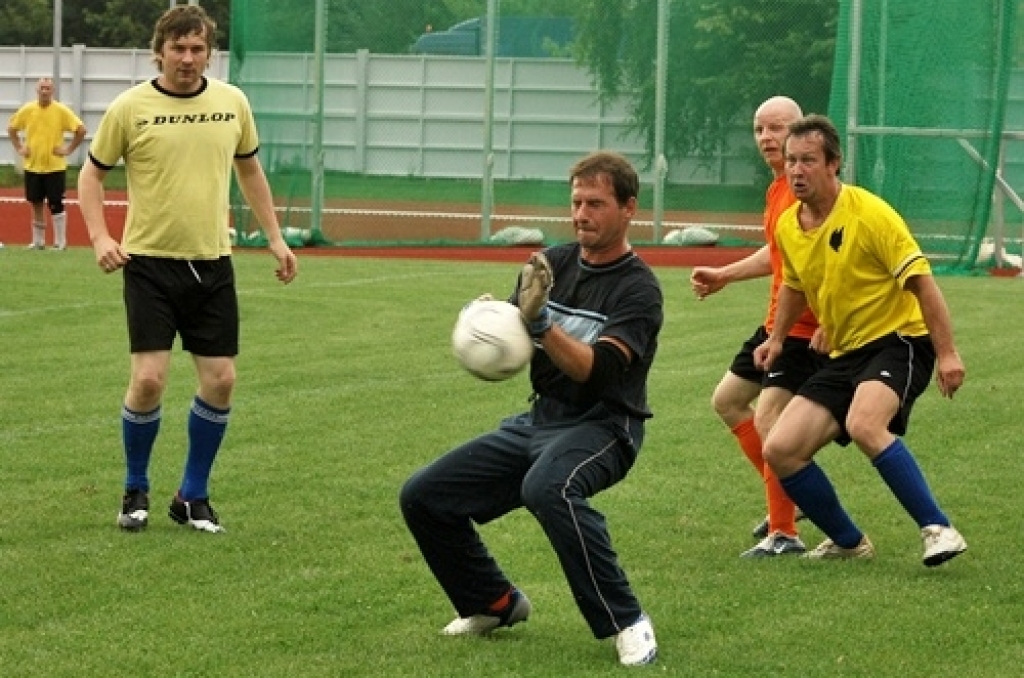 Bauskas pilsētas stadionā otrdienās, ceturtdienās un sestdienās notiek Bauskas novada atklātā čempionāta un Rundāles novada domes kausa izcīņa minifutbolā. Piedalās astoņas komandas – Veterāni, Brunava, Gailīši, Īslīce, Ceraukste,...
Autors: Uldis Varnevičs