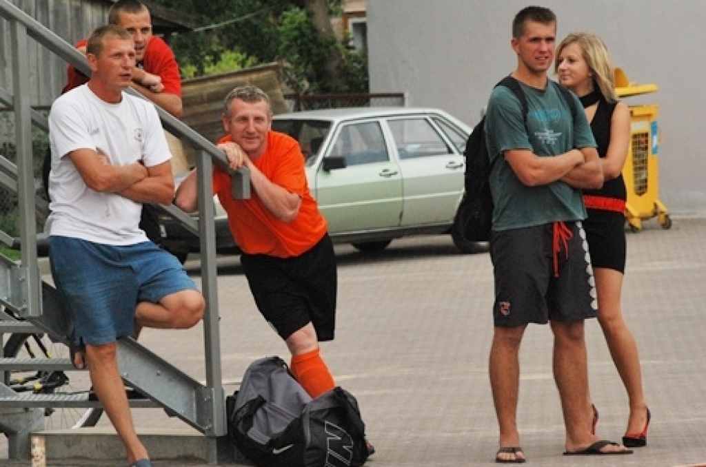 Bauskas pilsētas stadionā otrdienās, ceturtdienās un sestdienās notiek Bauskas novada atklātā čempionāta un Rundāles novada domes kausa izcīņa minifutbolā. Piedalās astoņas komandas – Veterāni, Brunava, Gailīši, Īslīce, Ceraukste,...
Autors: Uldis Varnevičs