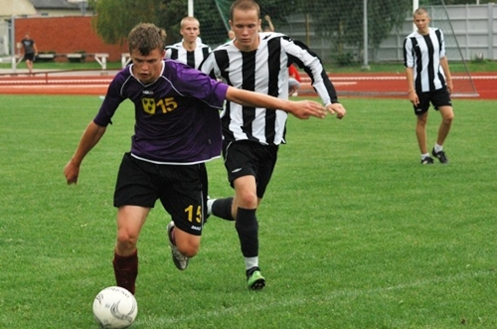 Bauskas pilsētas stadionā otrdienās, ceturtdienās un sestdienās notiek Bauskas novada atklātā čempionāta un Rundāles novada domes kausa izcīņa minifutbolā. Piedalās astoņas komandas – Veterāni, Brunava, Gailīši, Īslīce, Ceraukste,...
Autors: Uldis Varnevičs