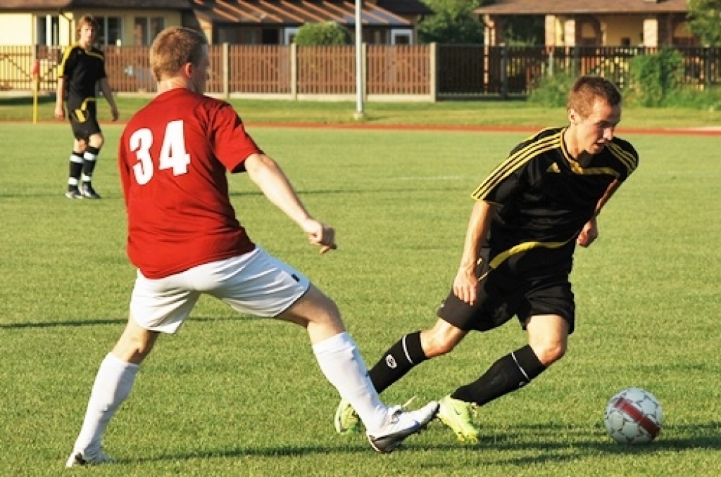 Bauskas pilsētas stadionā 22. jūlija vakarā notika 2010./2011. gada Latvijas Futbola federācijas kausa izcīņas B grupas 1. kārtas spēle starp FK «Bauska/Iecava» un SK «Imanta». Apmēram pussimt skatītāju klātbūtnē mūsu futbolisti...
Autors: Uldis Varnevičs
