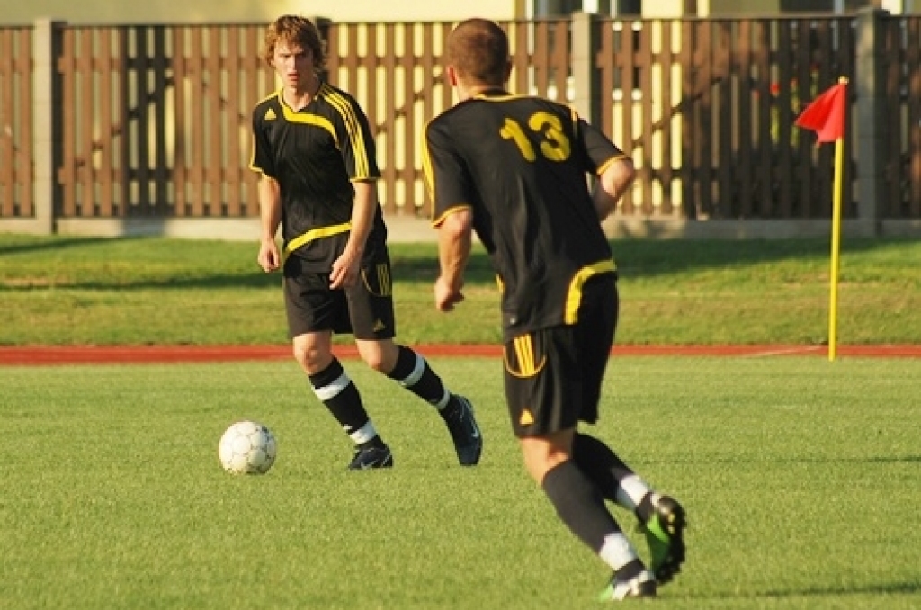 Bauskas pilsētas stadionā 22. jūlija vakarā notika 2010./2011. gada Latvijas Futbola federācijas kausa izcīņas B grupas 1. kārtas spēle starp FK «Bauska/Iecava» un SK «Imanta». Apmēram pussimt skatītāju klātbūtnē mūsu futbolisti...
Autors: Uldis Varnevičs