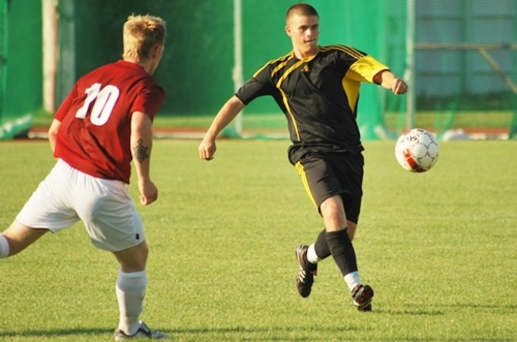 Bauskas pilsētas stadionā 22. jūlija vakarā notika 2010./2011. gada Latvijas Futbola federācijas kausa izcīņas B grupas 1. kārtas spēle starp FK «Bauska/Iecava» un SK «Imanta». Apmēram pussimt skatītāju klātbūtnē mūsu futbolisti...
Autors: Uldis Varnevičs