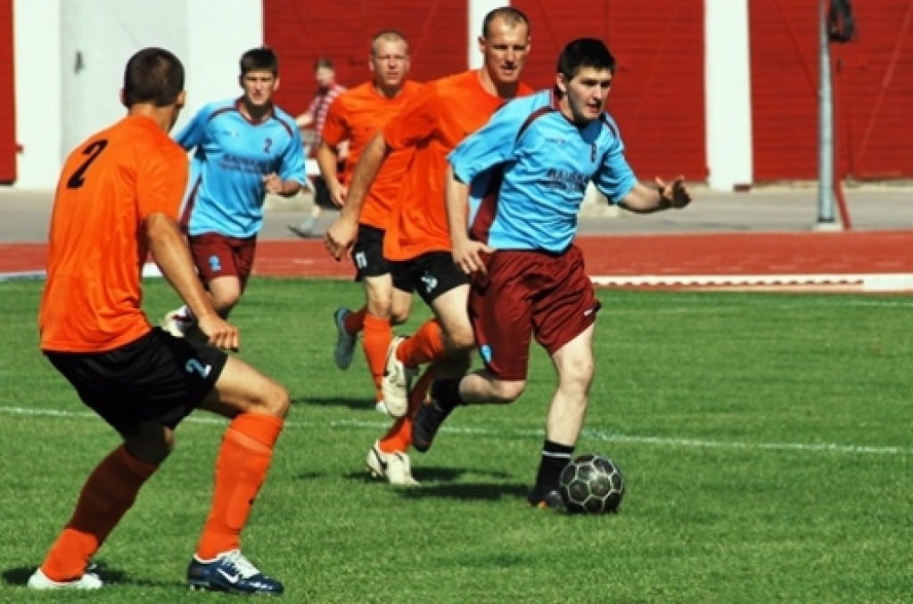 Turnīra «Mītava Open 2010» Bauskas posma sacīkstēs bija pieteikta 21 futbolkomanda, no kurām sešas bija no mūsu novadiem – «NHS», «Manta.lv», «Evaautonams.lv», «Akmentiņi un Co», «Rainis» un «Īslīce». Visveiksmīgāk sacensībās startēja...
Autors: Uldis Varnevičs