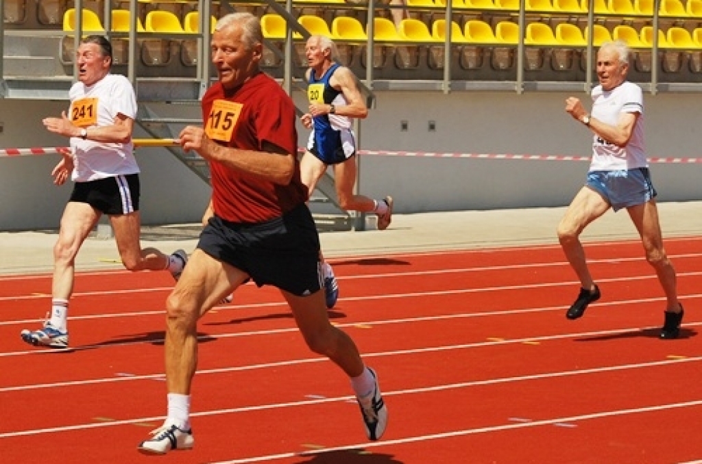 Medaļu un diplomu lietus «nolija» sestdien, 3. jūlijā, Bauskas stadionā. Vairāk nekā 450 vieglatlētu cīnījās par Latvijas Sporta veterānu savienības 47. sporta spēļu un Baltijas valstu pirmā atklātā čempionāta godalgām vieglatlētikā....
Autors: Uldis Varnevičs