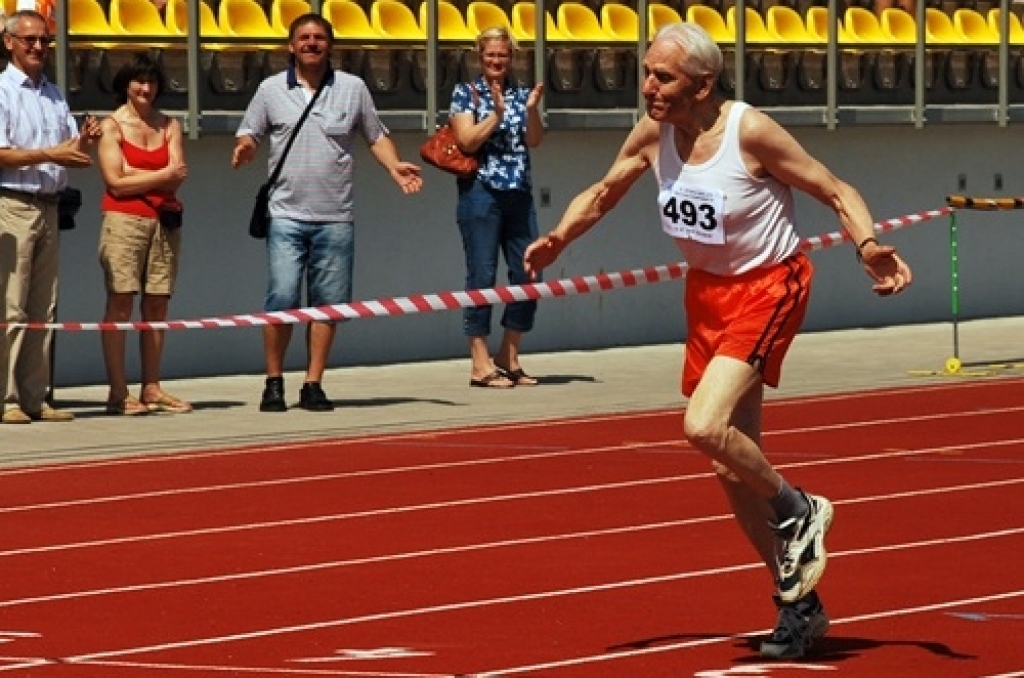 Medaļu un diplomu lietus «nolija» sestdien, 3. jūlijā, Bauskas stadionā. Vairāk nekā 450 vieglatlētu cīnījās par Latvijas Sporta veterānu savienības 47. sporta spēļu un Baltijas valstu pirmā atklātā čempionāta godalgām vieglatlētikā....
Autors: Uldis Varnevičs