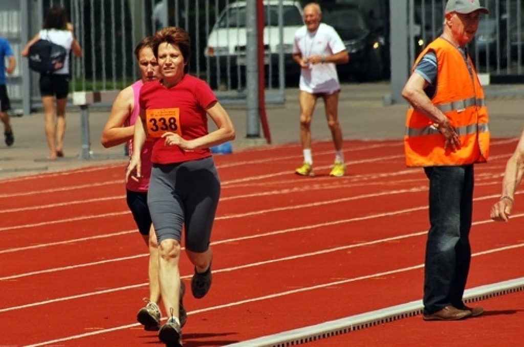 Medaļu un diplomu lietus «nolija» sestdien, 3. jūlijā, Bauskas stadionā. Vairāk nekā 450 vieglatlētu cīnījās par Latvijas Sporta veterānu savienības 47. sporta spēļu un Baltijas valstu pirmā atklātā čempionāta godalgām vieglatlētikā....
Autors: Uldis Varnevičs
