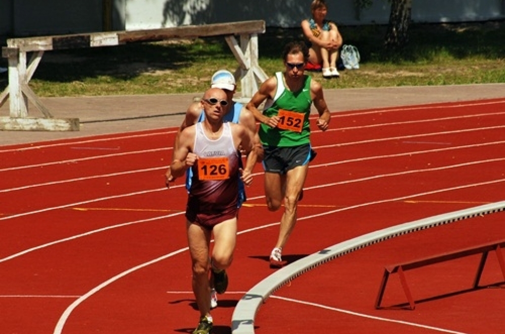 Medaļu un diplomu lietus «nolija» sestdien, 3. jūlijā, Bauskas stadionā. Vairāk nekā 450 vieglatlētu cīnījās par Latvijas Sporta veterānu savienības 47. sporta spēļu un Baltijas valstu pirmā atklātā čempionāta godalgām vieglatlētikā....
Autors: Uldis Varnevičs
