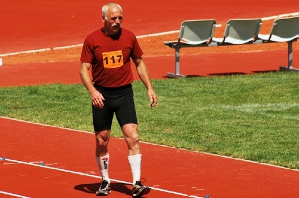 Medaļu un diplomu lietus «nolija» sestdien, 3. jūlijā, Bauskas stadionā. Vairāk nekā 450 vieglatlētu cīnījās par Latvijas Sporta veterānu savienības 47. sporta spēļu un Baltijas valstu pirmā atklātā čempionāta godalgām vieglatlētikā....
Autors: Uldis Varnevičs