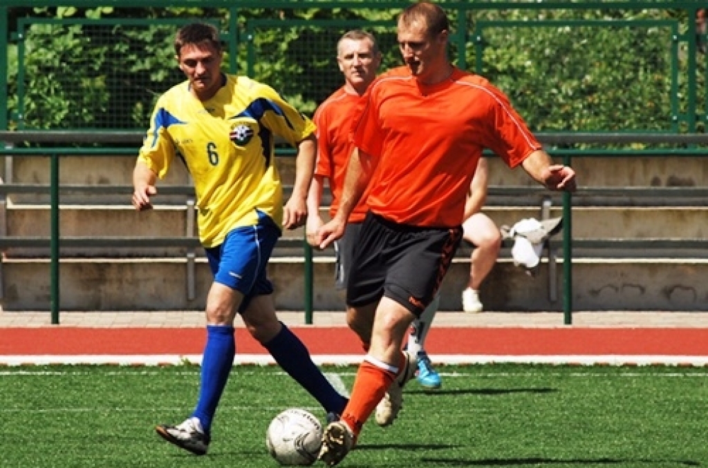 Medaļu un diplomu lietus «nolija» sestdien, 3. jūlijā, Bauskas stadionā. Vairāk nekā 450 vieglatlētu cīnījās par Latvijas Sporta veterānu savienības 47. sporta spēļu un Baltijas valstu pirmā atklātā čempionāta godalgām vieglatlētikā....
Autors: Uldis Varnevičs