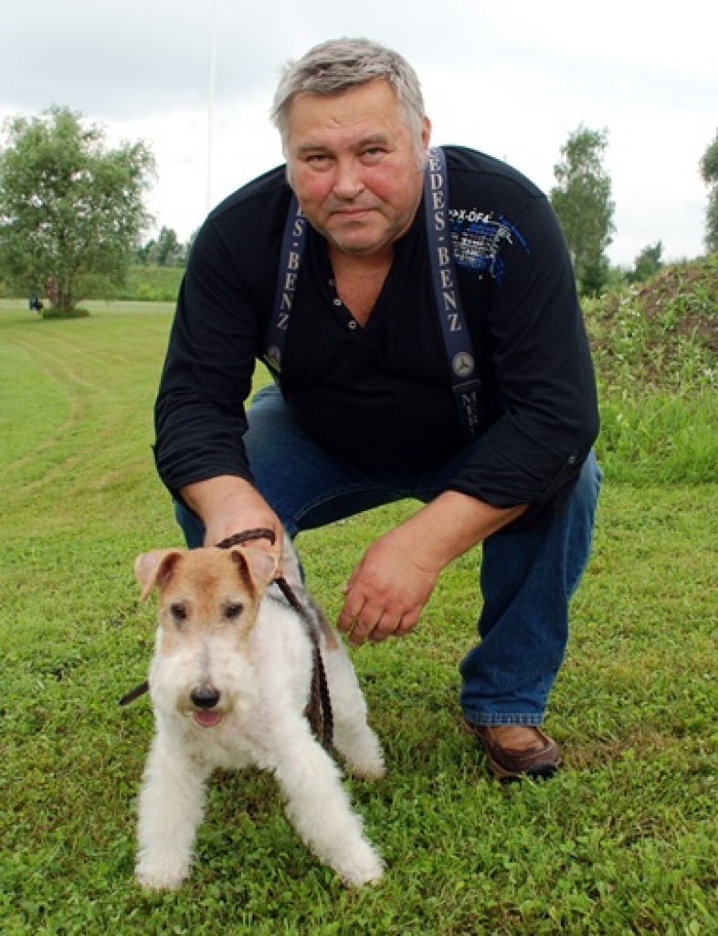 Šķirnes medību suņus nesen vērtēja Latvijas Mednieku kinoloģiskās apvienības 44. izstādē Jelgavas novadā. Galvenais eksperts bija baušķenieks Jānis Bite. Piedāvājam Edgara Piķeļa fotogrāfijās iemūžināto ieskatu šajā izstādē.
