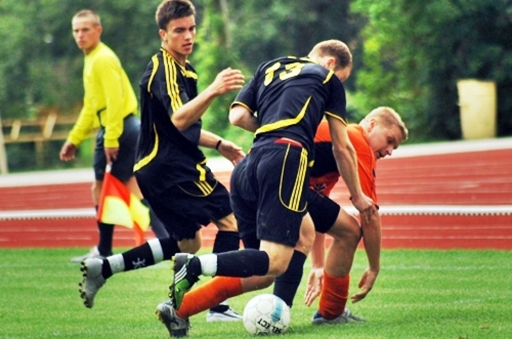 FK «Bauska/Iecava» 22. augustā izstājās no Latvijas kausa izcīņas, ar 0:4 piekāpjoties FK «Valka» komandai. Komanda šogad labi spēlē Latvijas 2. līgas čempionātā Zemgales reģionā, kur nesen pārspēti sīvākie sāncenši FK «Ozolnieki» ar...