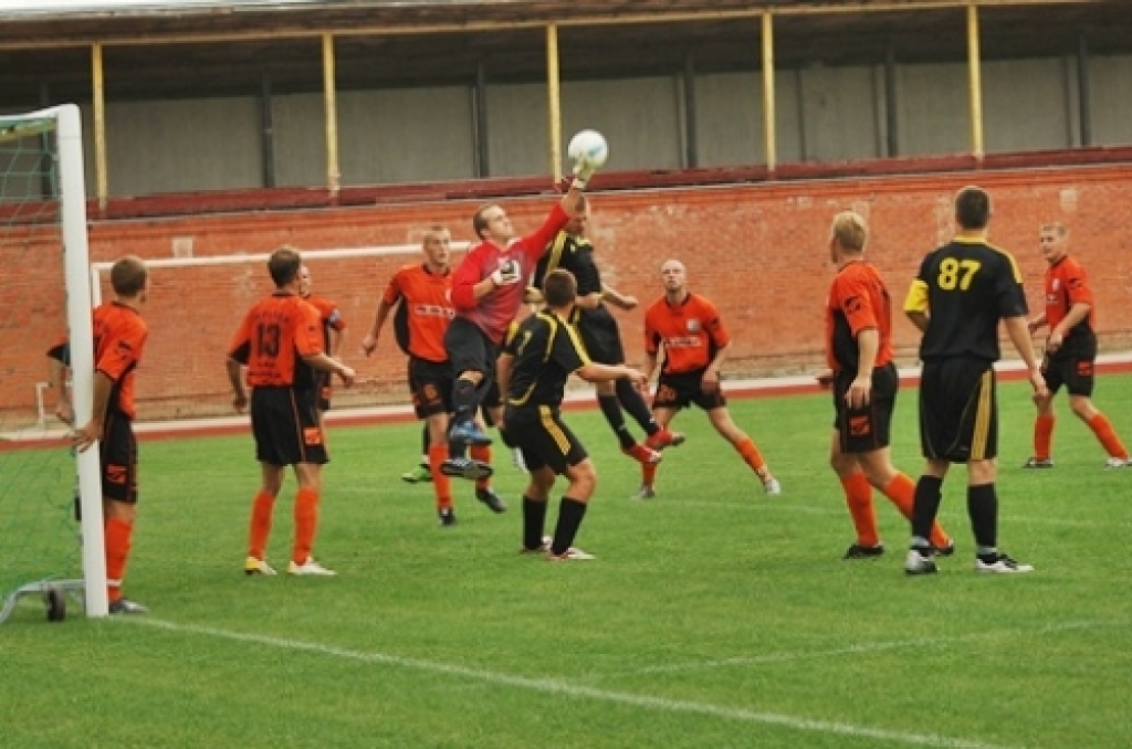FK «Bauska/Iecava» 22. augustā izstājās no Latvijas kausa izcīņas, ar 0:4 piekāpjoties FK «Valka» komandai. Komanda šogad labi spēlē Latvijas 2. līgas čempionātā Zemgales reģionā, kur nesen pārspēti sīvākie sāncenši FK «Ozolnieki» ar...