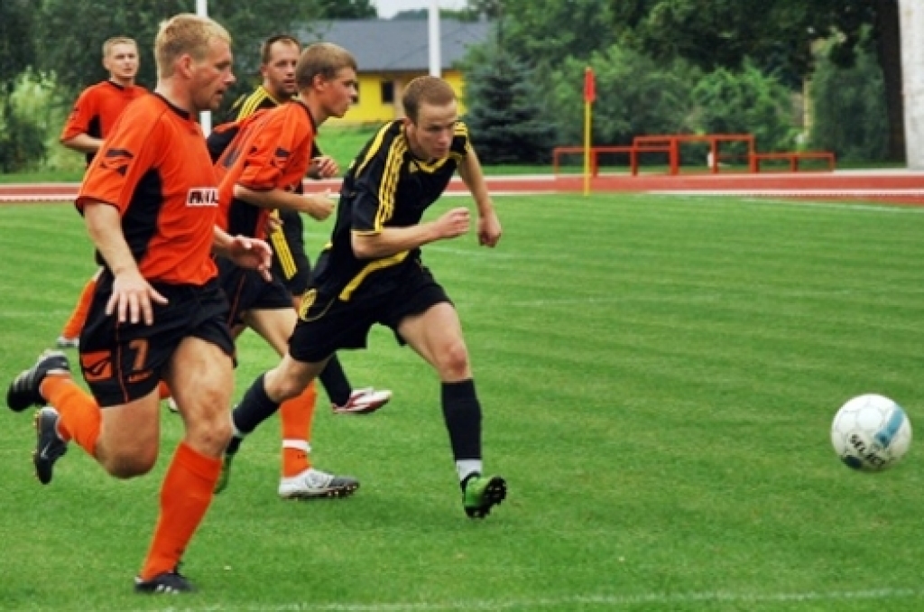FK «Bauska/Iecava» 22. augustā izstājās no Latvijas kausa izcīņas, ar 0:4 piekāpjoties FK «Valka» komandai. Komanda šogad labi spēlē Latvijas 2. līgas čempionātā Zemgales reģionā, kur nesen pārspēti sīvākie sāncenši FK «Ozolnieki» ar...