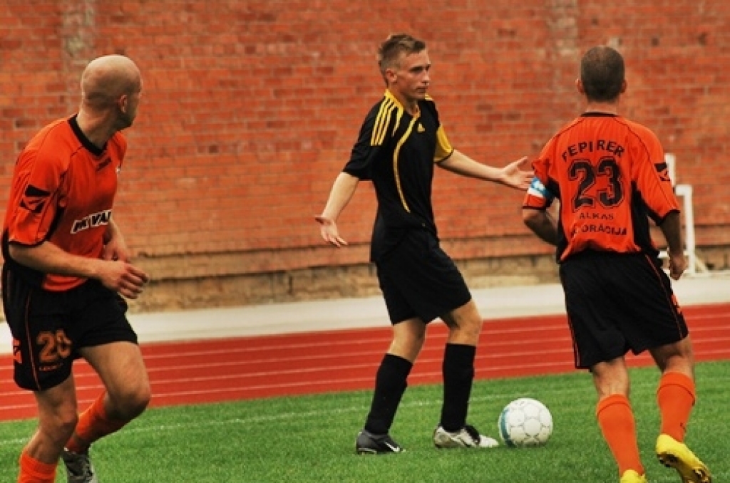 FK «Bauska/Iecava» 22. augustā izstājās no Latvijas kausa izcīņas, ar 0:4 piekāpjoties FK «Valka» komandai. Komanda šogad labi spēlē Latvijas 2. līgas čempionātā Zemgales reģionā, kur nesen pārspēti sīvākie sāncenši FK «Ozolnieki» ar...