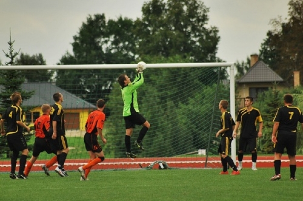 FK «Bauska/Iecava» 22. augustā izstājās no Latvijas kausa izcīņas, ar 0:4 piekāpjoties FK «Valka» komandai. Komanda šogad labi spēlē Latvijas 2. līgas čempionātā Zemgales reģionā, kur nesen pārspēti sīvākie sāncenši FK «Ozolnieki» ar...