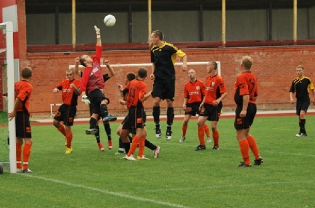 FK «Bauska/Iecava» 22. augustā izstājās no Latvijas kausa izcīņas, ar 0:4 piekāpjoties FK «Valka» komandai. Komanda šogad labi spēlē Latvijas 2. līgas čempionātā Zemgales reģionā, kur nesen pārspēti sīvākie sāncenši FK «Ozolnieki» ar...