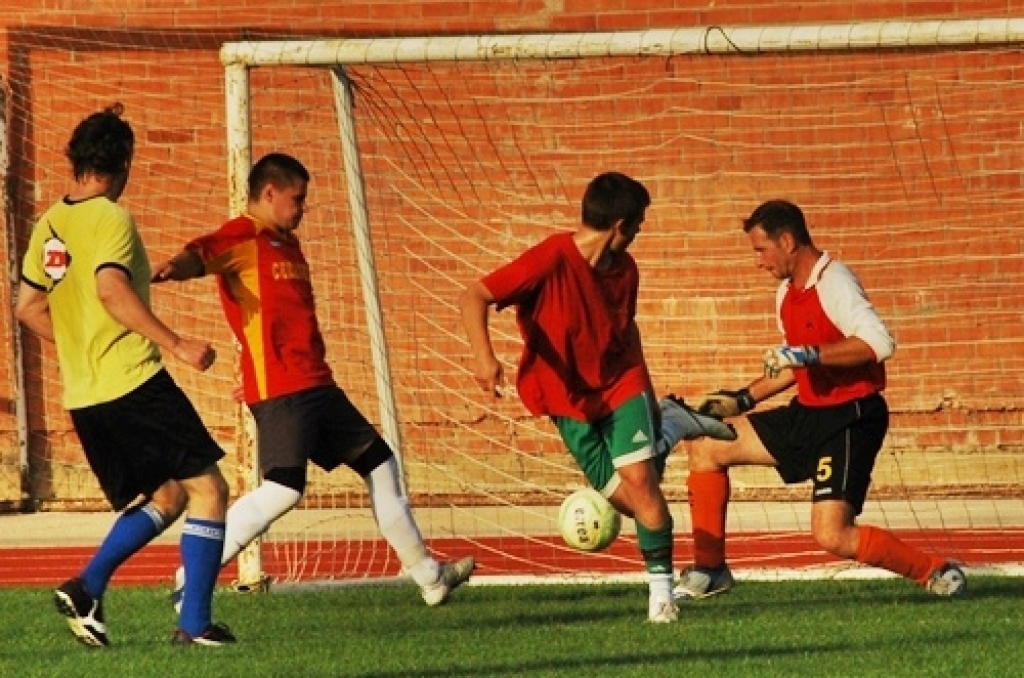 23. augusta vakarā Bauskas pilsētas stadionā noslēdzās Bauskas novada futbola čempionāts. Piedāvājam fotomirkļus no dažām spēlēm.Tomēr spēles nav beigušās. Komandas izslēgšanas spēļu turnīrā izcīnīs Rundāles kausu. Ceturtdaļfināla pārus...
Autors: Uldis Varnevičs