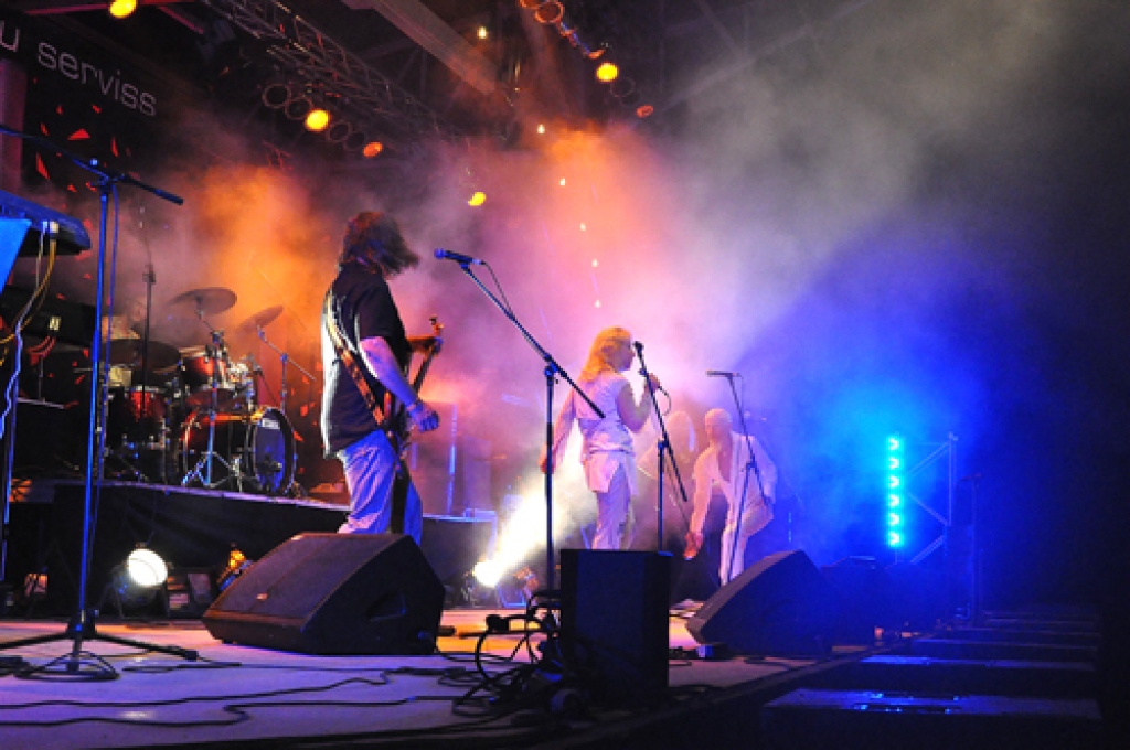 Rokfestivāls «Pīlādzis» 13. un 14. augustā Stelpē pulcināja vairāk par pusotru tūkstoti interesentu. Uzņēmējs un festivāla organizators Ēriks Pīlādzis atzīst, ka bijis gaidīts vairāk mūzikas draugu. Analizējot pirmā festivāla plusus un...