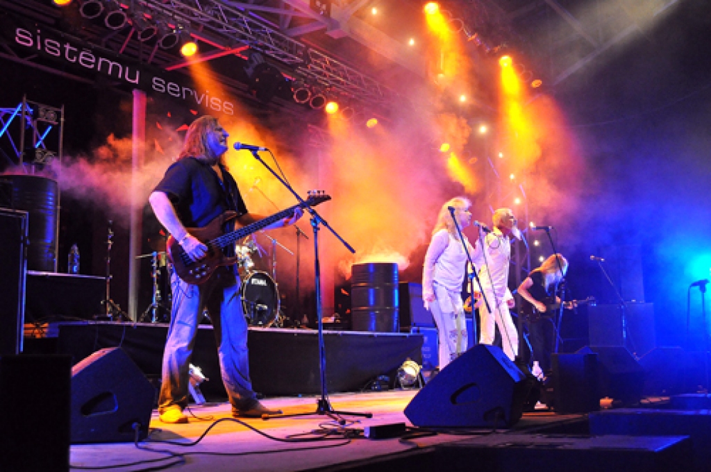 Rokfestivāls «Pīlādzis» 13. un 14. augustā Stelpē pulcināja vairāk par pusotru tūkstoti interesentu. Uzņēmējs un festivāla organizators Ēriks Pīlādzis atzīst, ka bijis gaidīts vairāk mūzikas draugu. Analizējot pirmā festivāla plusus un...