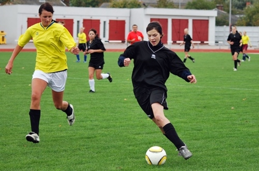 Ar rezultātu 5:2 uzvarot viesu komandu «Balgale» no Talsu novada, futbola sezonu ir beigusi Bauskas novada bērnu un jaunatnes sporta skolas (BJSS) meiteņu komanda.
Autors: Uldis Varnevičs