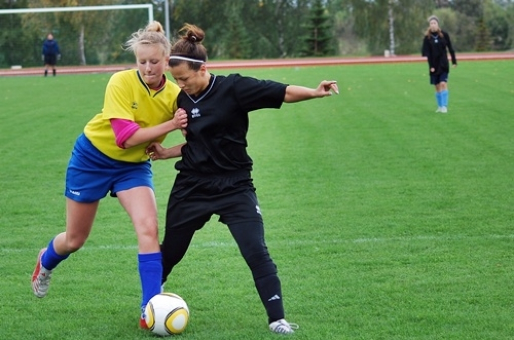 Ar rezultātu 5:2 uzvarot viesu komandu «Balgale» no Talsu novada, futbola sezonu ir beigusi Bauskas novada bērnu un jaunatnes sporta skolas (BJSS) meiteņu komanda.
Autors: Uldis Varnevičs