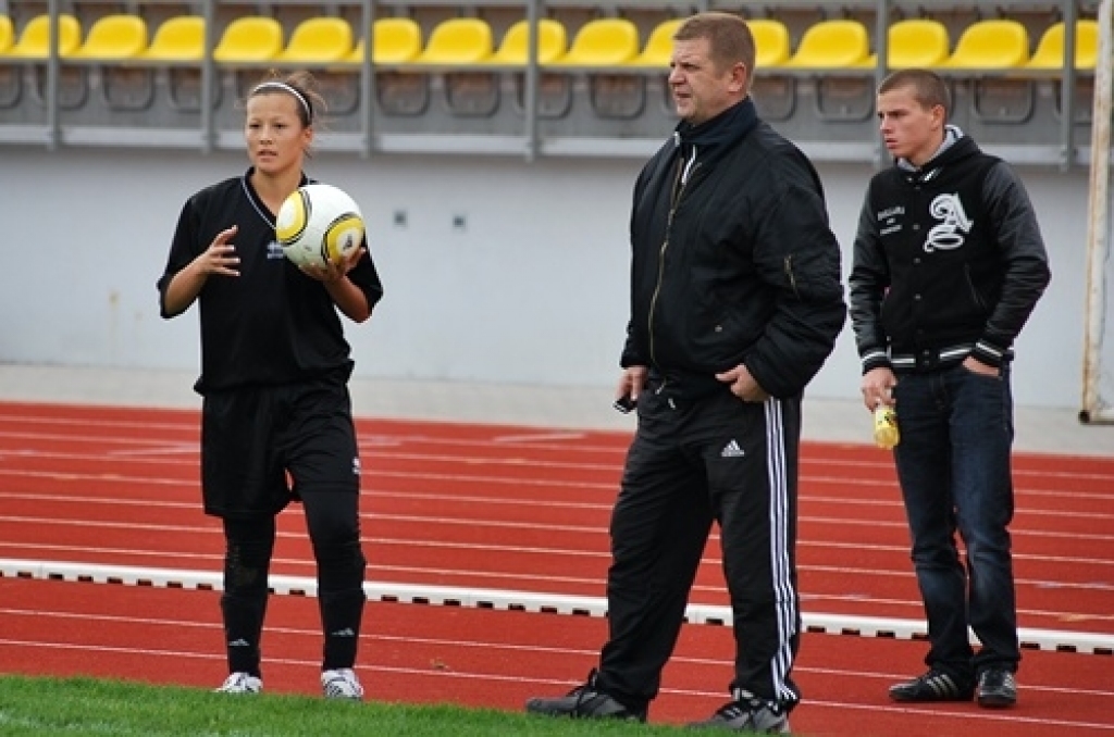 Ar rezultātu 5:2 uzvarot viesu komandu «Balgale» no Talsu novada, futbola sezonu ir beigusi Bauskas novada bērnu un jaunatnes sporta skolas (BJSS) meiteņu komanda.
Autors: Uldis Varnevičs