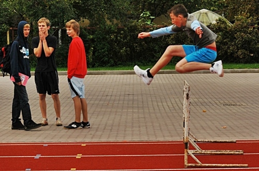 Bauskas novada pašvaldības stadionā 17. septembrī notika Bauskas novada sacensības «Jauno vieglatlētu kauss» zēniem un meitenēm, kas dzimuši 1995./96. gadā un jaunākiem. Meiteņu 4x100 metru stafetē uzvarēja Bauskas 1. vidusskolas komanda,...
Autors: Uldis Varnevičs
