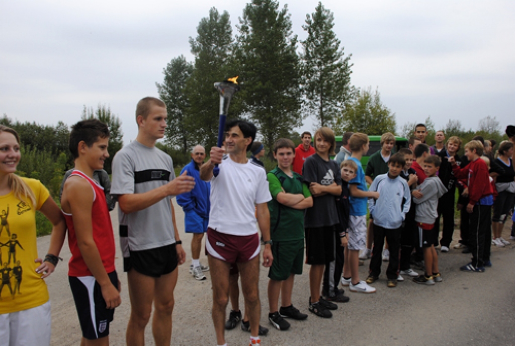 Pasaules sadraudzības skrējiens «World Harmony run», kas apvieno cilvēkus no daudzām pasaules valstīm, šogad cauri veda arī Bauskai.
Autors: Ivars Bogdanovs