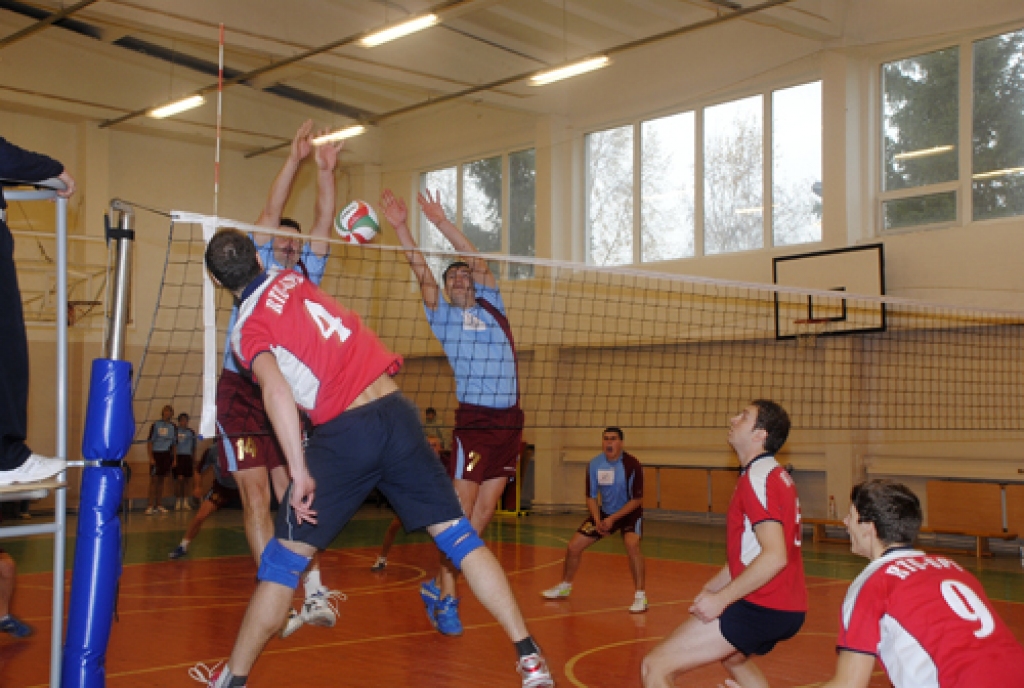 Rundāles un Bauskas novada apvienotajai komandai 24. oktobrī Pilsrundāles vidusskolā bija Latvijas čempionāta pirmās līgas pirmā spēle savās mājās. Apliecinot cīņas gribu, tomēr nācās piekāpties sporta kluba «RTU-UPS» vienībai no Rīgas ar...
Autors: Ivars Bogdanovs