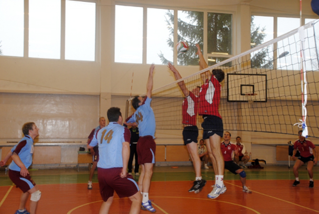 Rundāles un Bauskas novada apvienotajai komandai 24. oktobrī Pilsrundāles vidusskolā bija Latvijas čempionāta pirmās līgas pirmā spēle savās mājās. Apliecinot cīņas gribu, tomēr nācās piekāpties sporta kluba «RTU-UPS» vienībai no Rīgas ar...
Autors: Ivars Bogdanovs