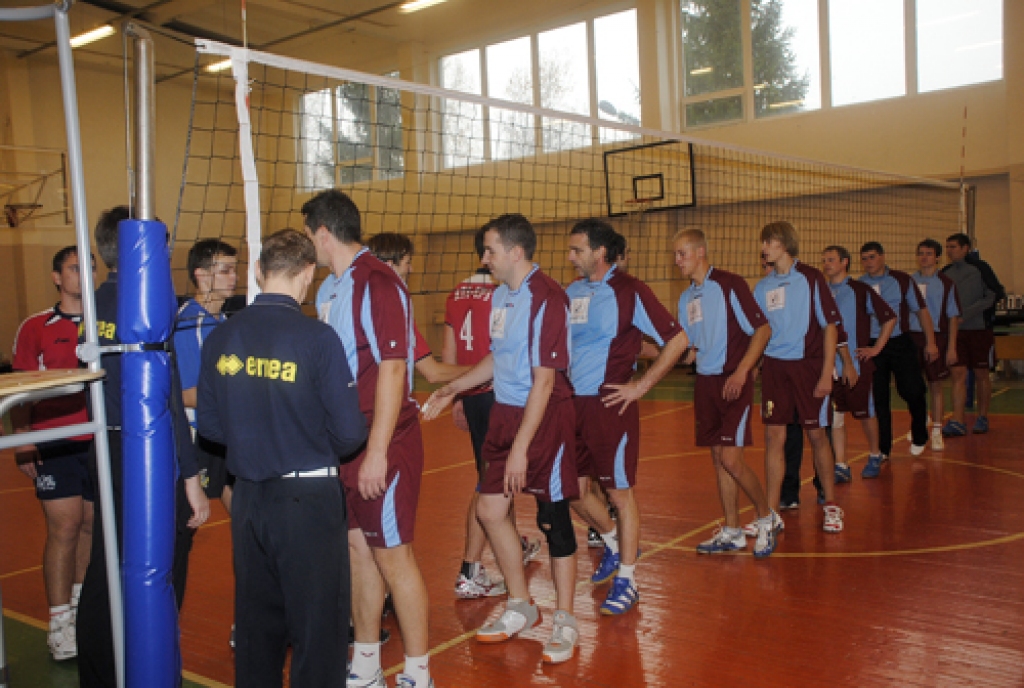 Rundāles un Bauskas novada apvienotajai komandai 24. oktobrī Pilsrundāles vidusskolā bija Latvijas čempionāta pirmās līgas pirmā spēle savās mājās. Apliecinot cīņas gribu, tomēr nācās piekāpties sporta kluba «RTU-UPS» vienībai no Rīgas ar...
Autors: Ivars Bogdanovs