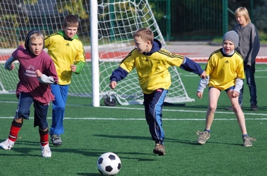 8. oktobrī pilsētas 1. vidusskolas stadionā notika Bauskas novada sacensības futbolā 1999. un 2000. gadā dzimušiem zēniem. Sešu komandu konkurencē labākie bija Bauskas pilsētas pamatskolas jaunie futbolisti.
Autors: Uldis Varnevičs