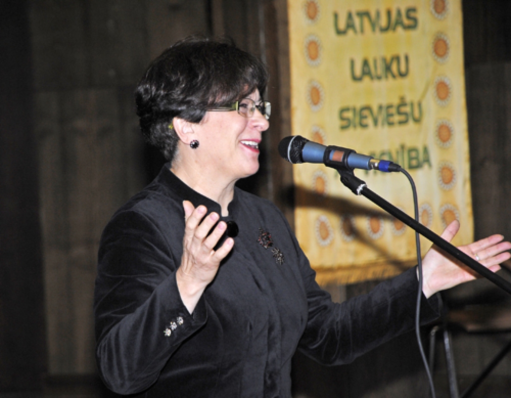 Latvijas Lauku sieviešu apvienības 10. konferencē, kas 26. novembrī bija organizēta Rīgā, visu reģionu, tostarp mūsu novadu pārstāves, vienoja paveiktais darbs un prieks par to. Īstenoti dažādi projekti, viens no vērienīgākajiem bijis...
Autors: Ivars Bogdanovs