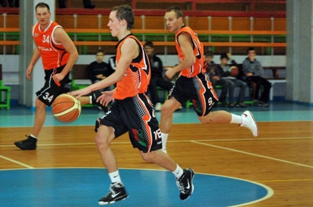Latvijas amatieru basketbola līgas spēlē 23. novembrī Bauskas sporta namā «Mēmele» BK «Kvēle» piekāpās ar rezultātu 74:88 «Saulkrasti» komandai. Iespējams, ka jau nākamo otrdien, 30. novembrī Bauskā pret «Kursa/MRU» varēs pacīnīties par...
Autors: Uldis Varnevičs