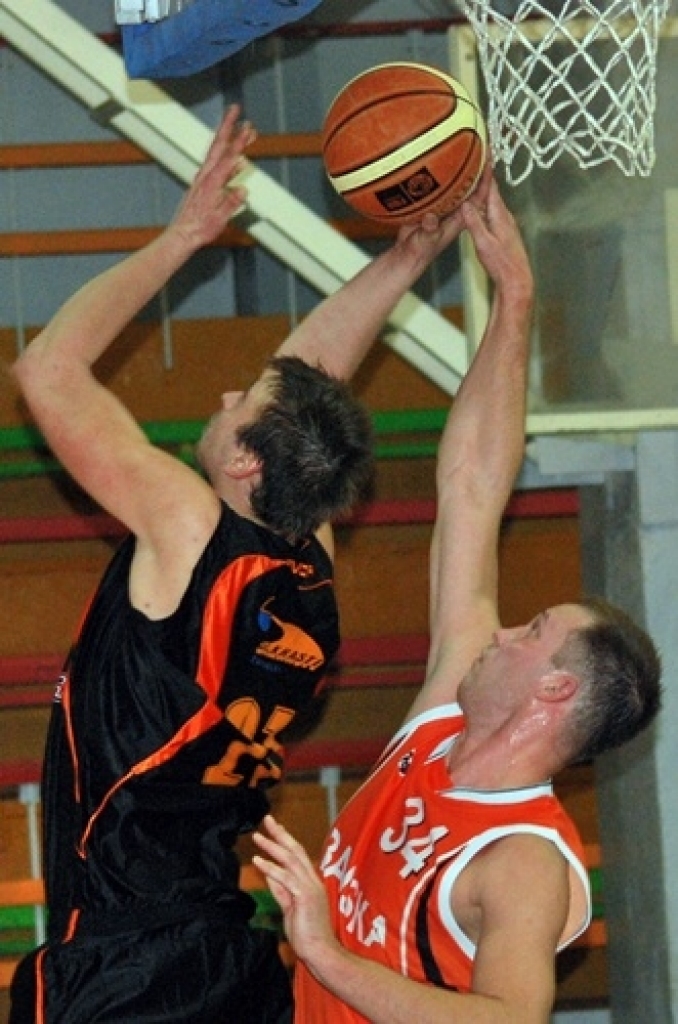 Latvijas amatieru basketbola līgas spēlē 23. novembrī Bauskas sporta namā «Mēmele» BK «Kvēle» piekāpās ar rezultātu 74:88 «Saulkrasti» komandai. Iespējams, ka jau nākamo otrdien, 30. novembrī Bauskā pret «Kursa/MRU» varēs pacīnīties par...
Autors: Uldis Varnevičs